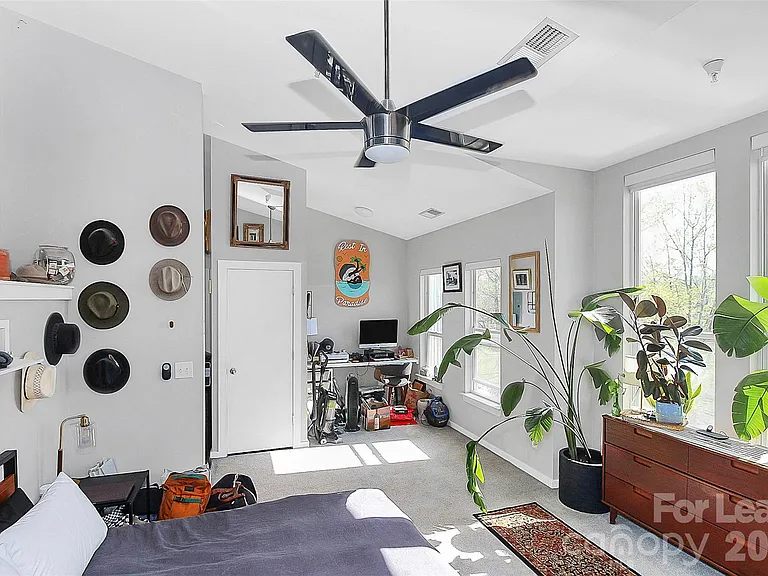 1220 Caldwell St — Photo 7