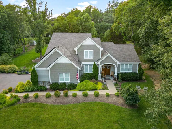 2945 Daventry Ln, Charlottesville, VA 22911