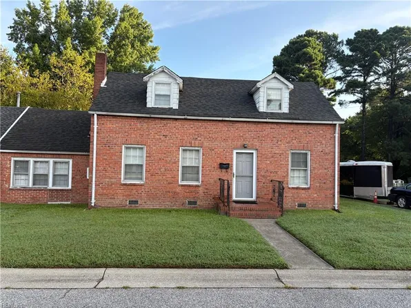 7 E Lewis Rd, Hampton, VA 23666
