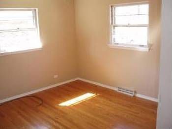4th image of 400 N Park St