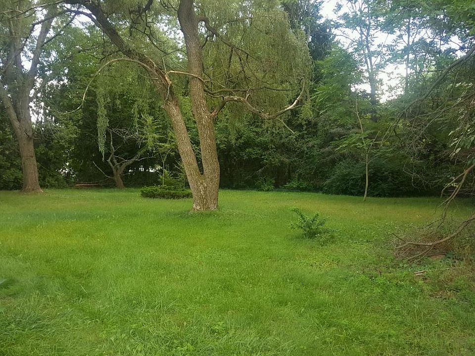 2nd image of 721 Jackson Ave