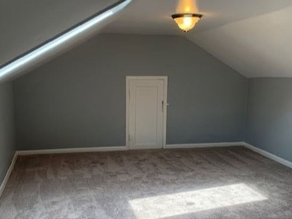 1st image of 1400 E Hillside Dr #1