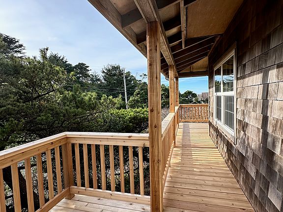 Western view toward ocean