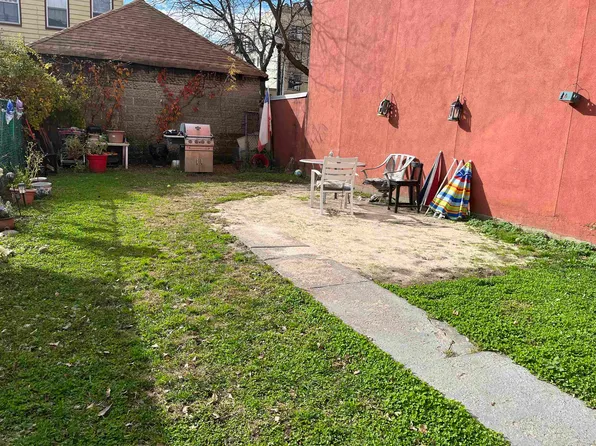 221 53rd Street image 6 of 21