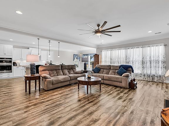 5th image of 6060 Trieste St.