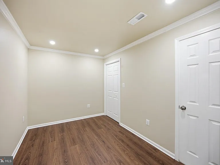 1935 Pohick Creek Ct — Photo 29