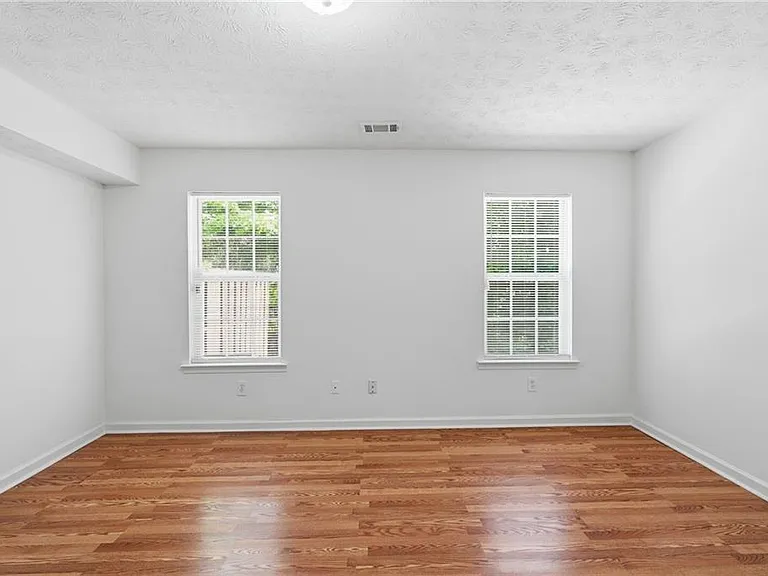 6427 Wellington Chase Ct — Photo 10