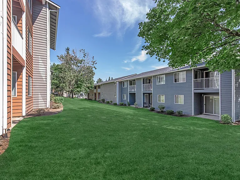 Raintree Village Apartments — Photo 18
