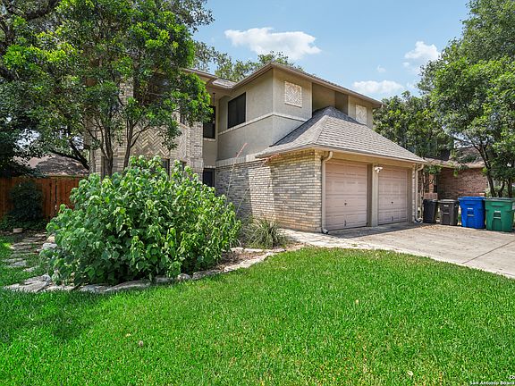 3rd image of 2138 RIVER HOLLOW DR