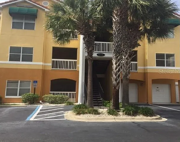 2 bed, 2.0 bath, 985 sqft, $1,850 — Photo 2