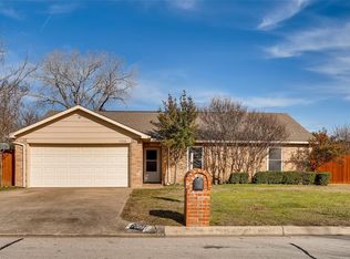 7228 Windhaven Rd, North Richland Hills, TX 76182