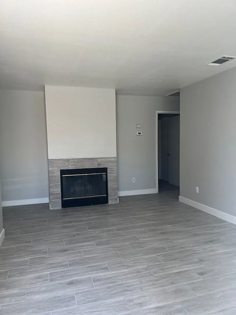 3100B — Photo 2