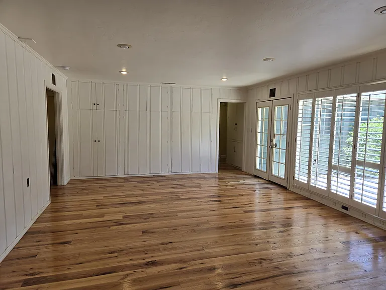 4971 Cresita Dr — Photo 13