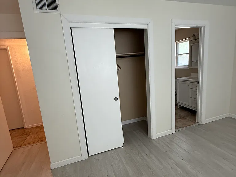 1527 Gettysburg Ave — Photo 7