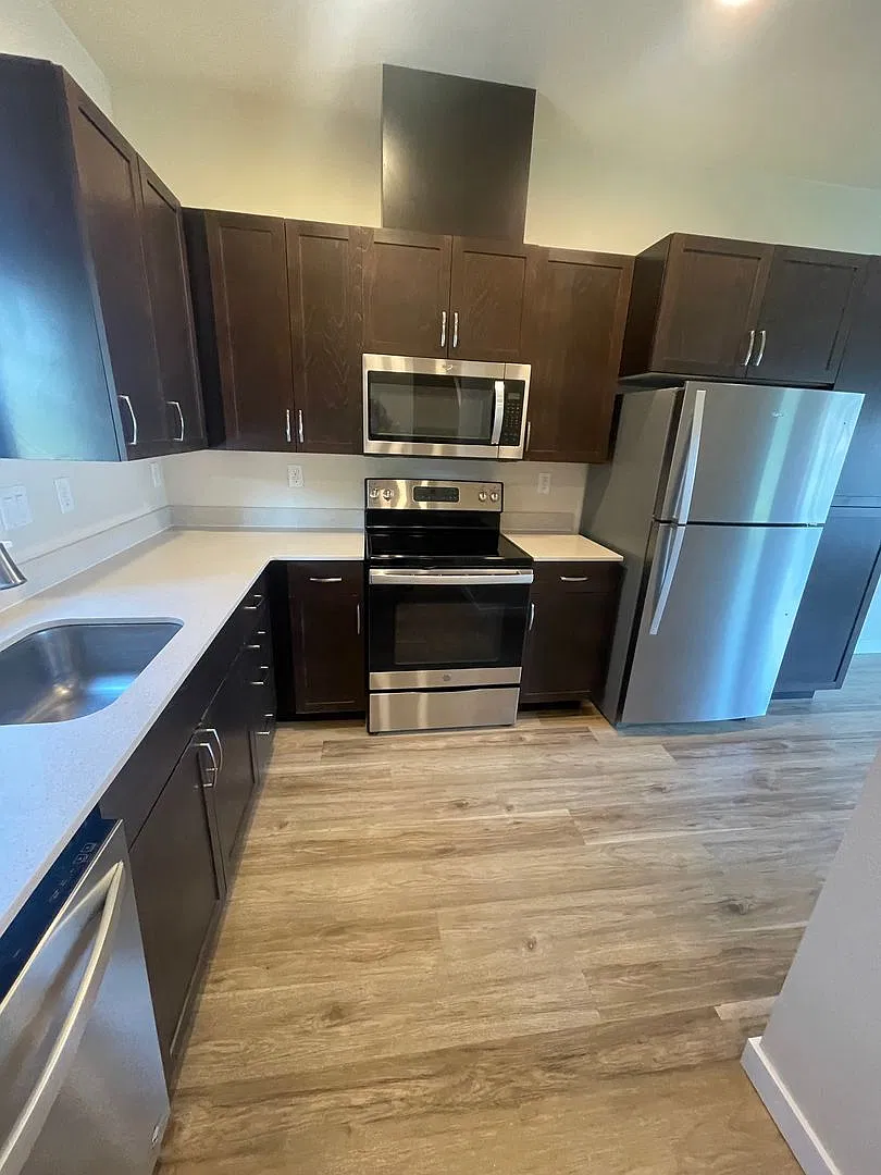 Redbud Place Apartments — Photo 1