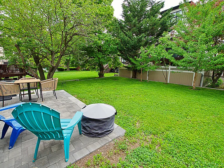 2408 Hammett Ave — Photo 15