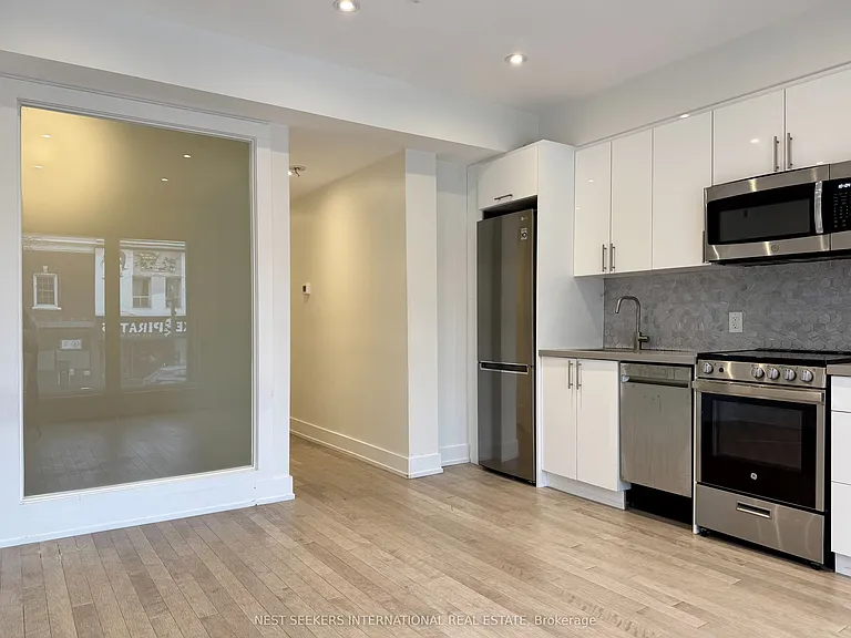 1555 Bloor St W #4 — Photo 7
