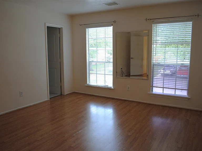 3910 Starbridge Pointe Ln — Photo 24
