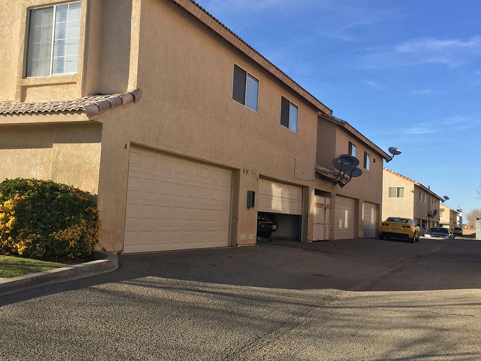 2nd image of 1639 Orchid Ln