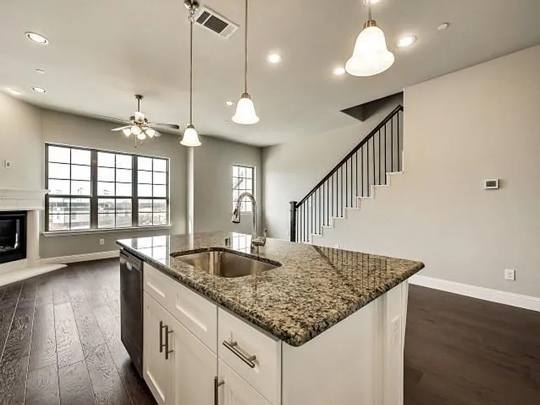 8126 Foraker St — Photo 4
