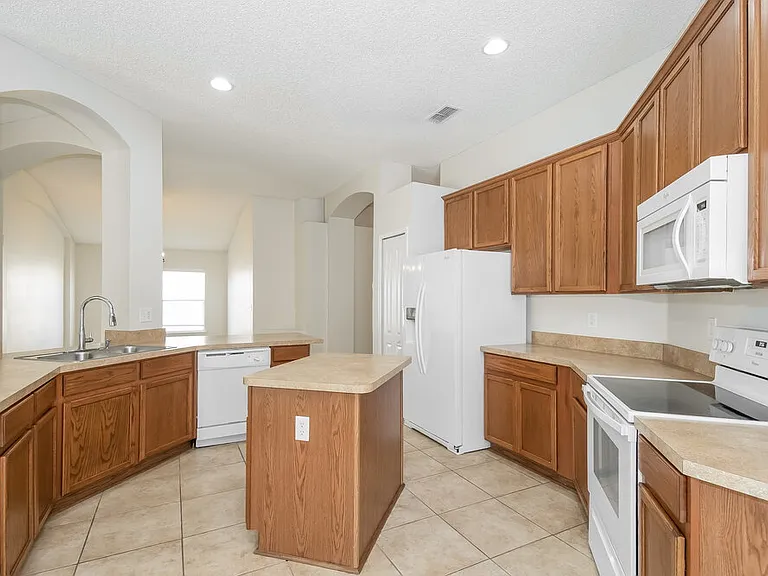 2318 Cherokee Cove Trl — Photo 8