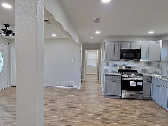 5th image of 1234 Narcissus Ln