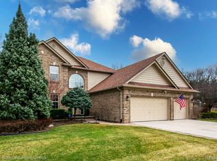 51538 Promenade Ln, New Baltimore, MI 48047