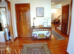 3107 Ridge Crest Dr, Bloomington, IL 61704