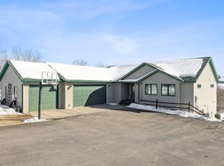 441 Walnut Ridge Dr, Glenwood City, WI 54013