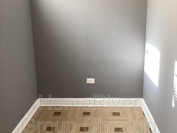 3rd image of 6621 S Ellis Ave #1
