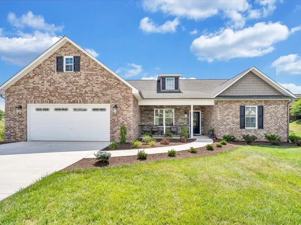 42 Island Green Rd, Daleville, VA 24083