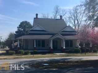 305 S Lewis St, Metter, GA 30439