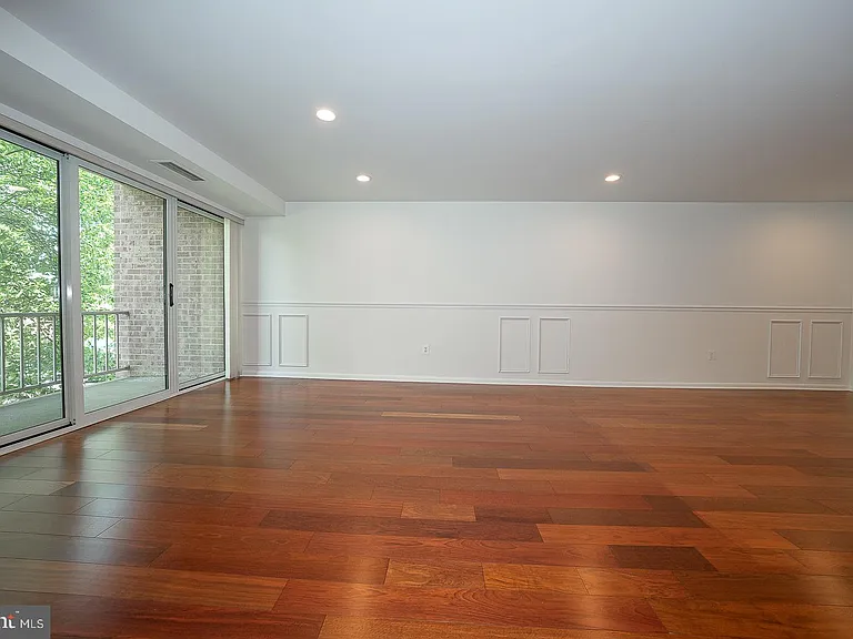 1640 Oakwood Dr #W-216 — Photo 14