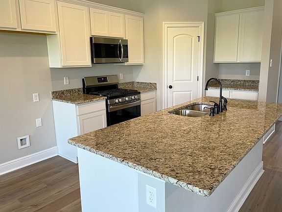 Raymond IV A - Kitchen - DSLD Homes