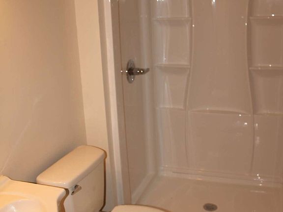 4th image of 1002 Centerwood Dr