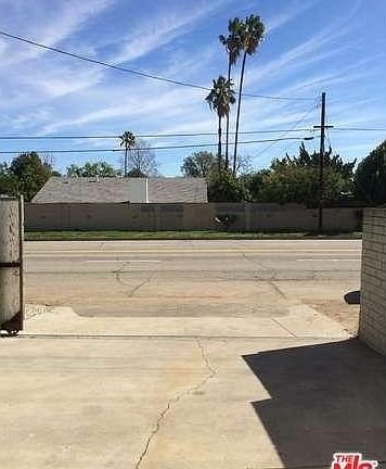 5th image of 5834 Lasaine Ave