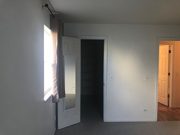 5th image of 126 Stirling Ln Unit W1