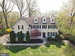 8518 Parkwood Ln, Philadelphia, PA 19128