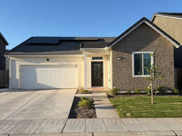 1041 W Sawtooth Dr, Madera, CA 93636