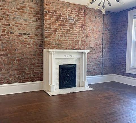 3rd image of 6318 Victoria Ave #2
