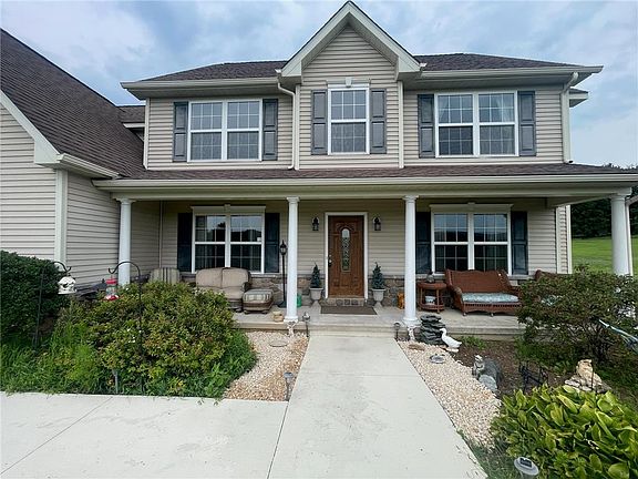 3rd image of 707 Gilbert Rd