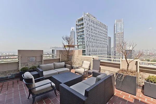 Rented by Evans Real Estate | media 29