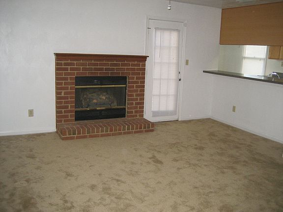5th image of 2005 Monument Dr