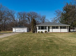 295 N Mentzer Rd, Robins, IA 52328