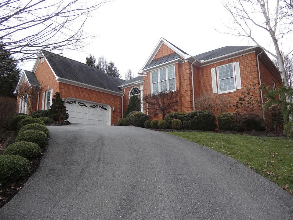 1st image of 120 Old White Dr