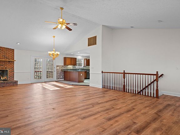 5th image of 6012 Clairemont Dr W