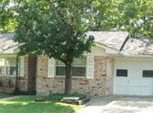 900 Briar Bend Ct, Bryan, TX 77802