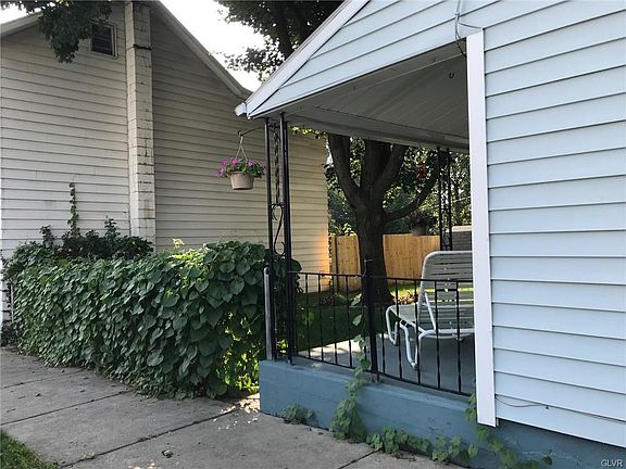 Enjoy the Shade and Privacy of the Side Yard!