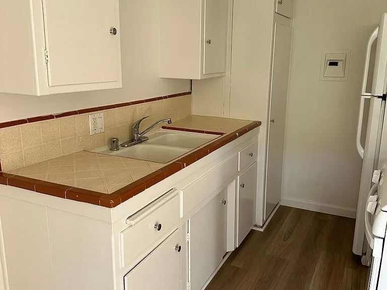 1327 S Bundy Dr #9 — Photo 4