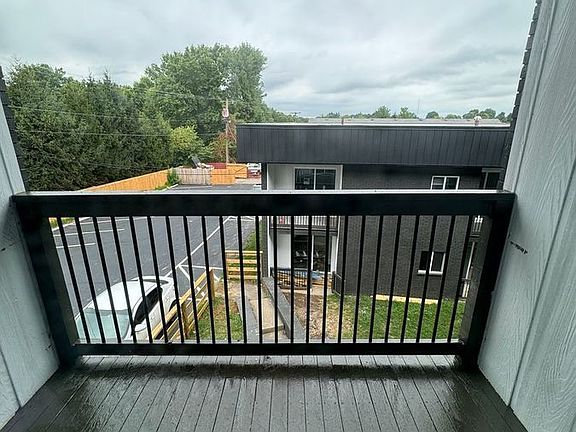 3rd image of 209 Lakeshore Dr #12